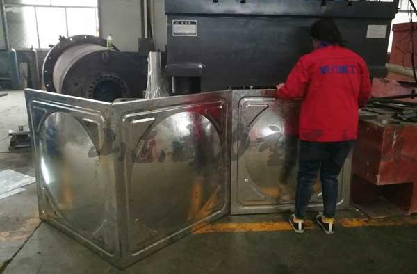 不(bu)銹鋼水箱板(ban)成(cheng)型采用多少噸液壓機